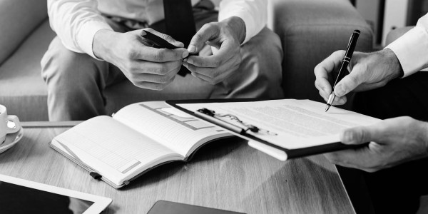 Derecho Mercantil / Abogados Mercantilistas Sants-Montjüic · Cumplimiento Normativas de Protección de Datos / RGPD / LOPD