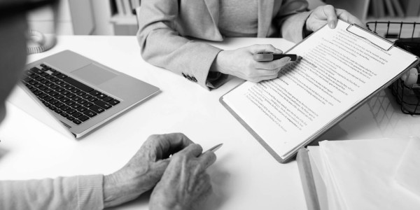Derecho Mercantil / Abogados Mercantilistas Sants-Montjüic · Cumplimiento de Normativas Derechos Consumidor