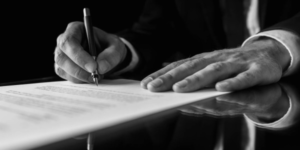 Derecho Inmobiliario / Abogados Inmobiliarios Sant Martí · Desahucio por Ocupación Ilegal - Echar Ocupas / Okupas 